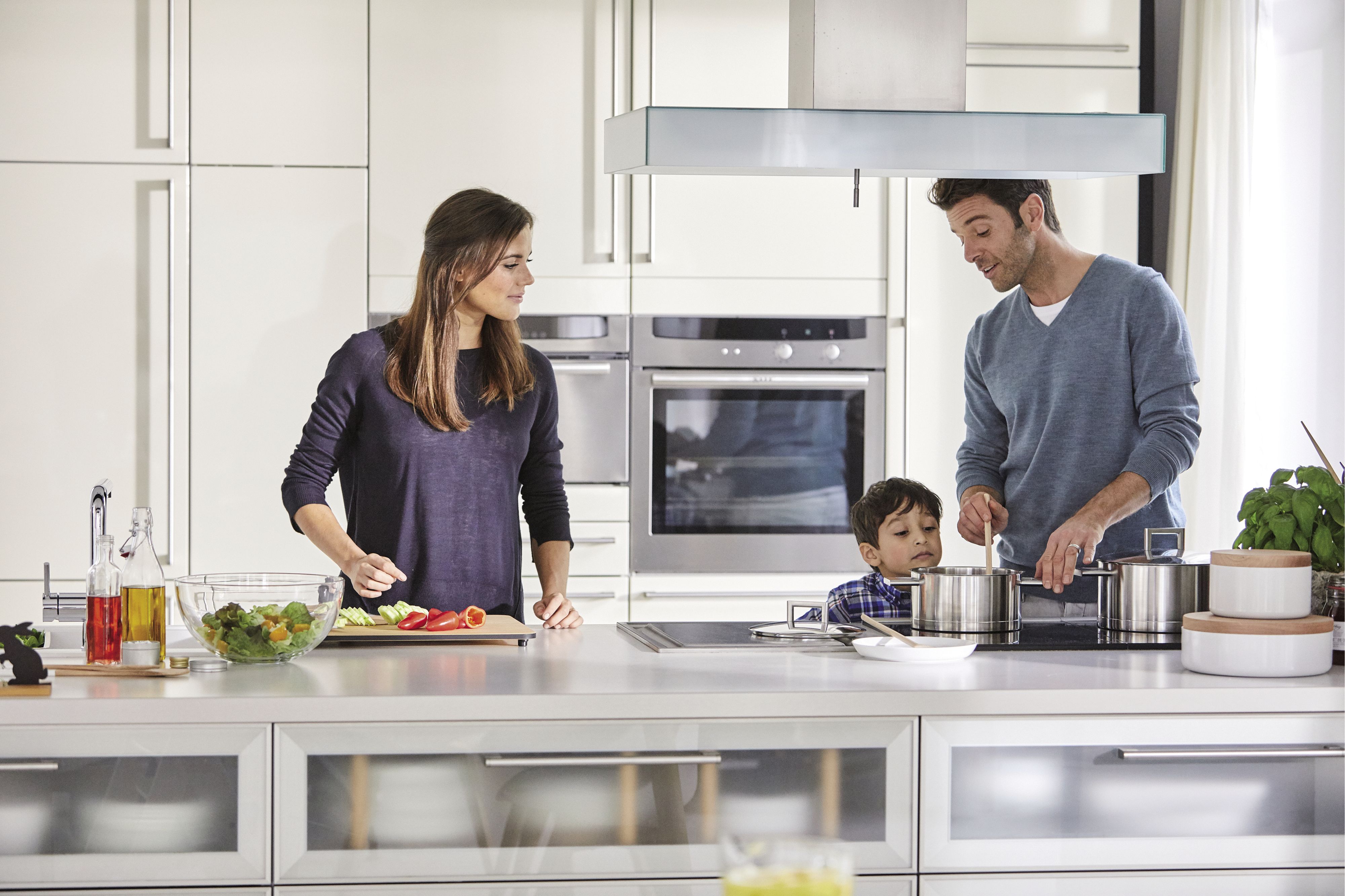 A spacious kitchen island makes it even more fun to cook together with your family.