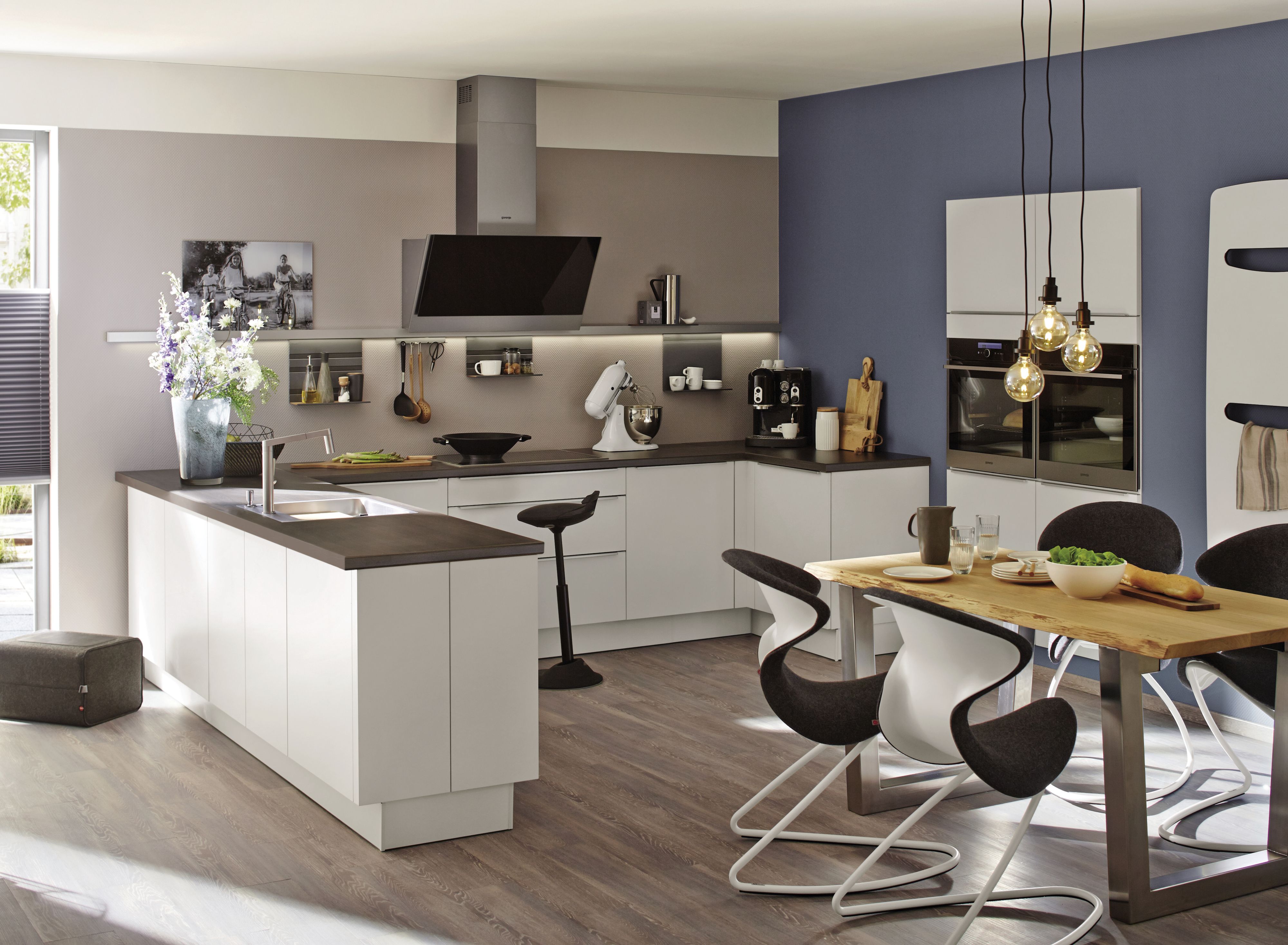 The U-kitchen is particularly well suited to families due to its spacious working area.