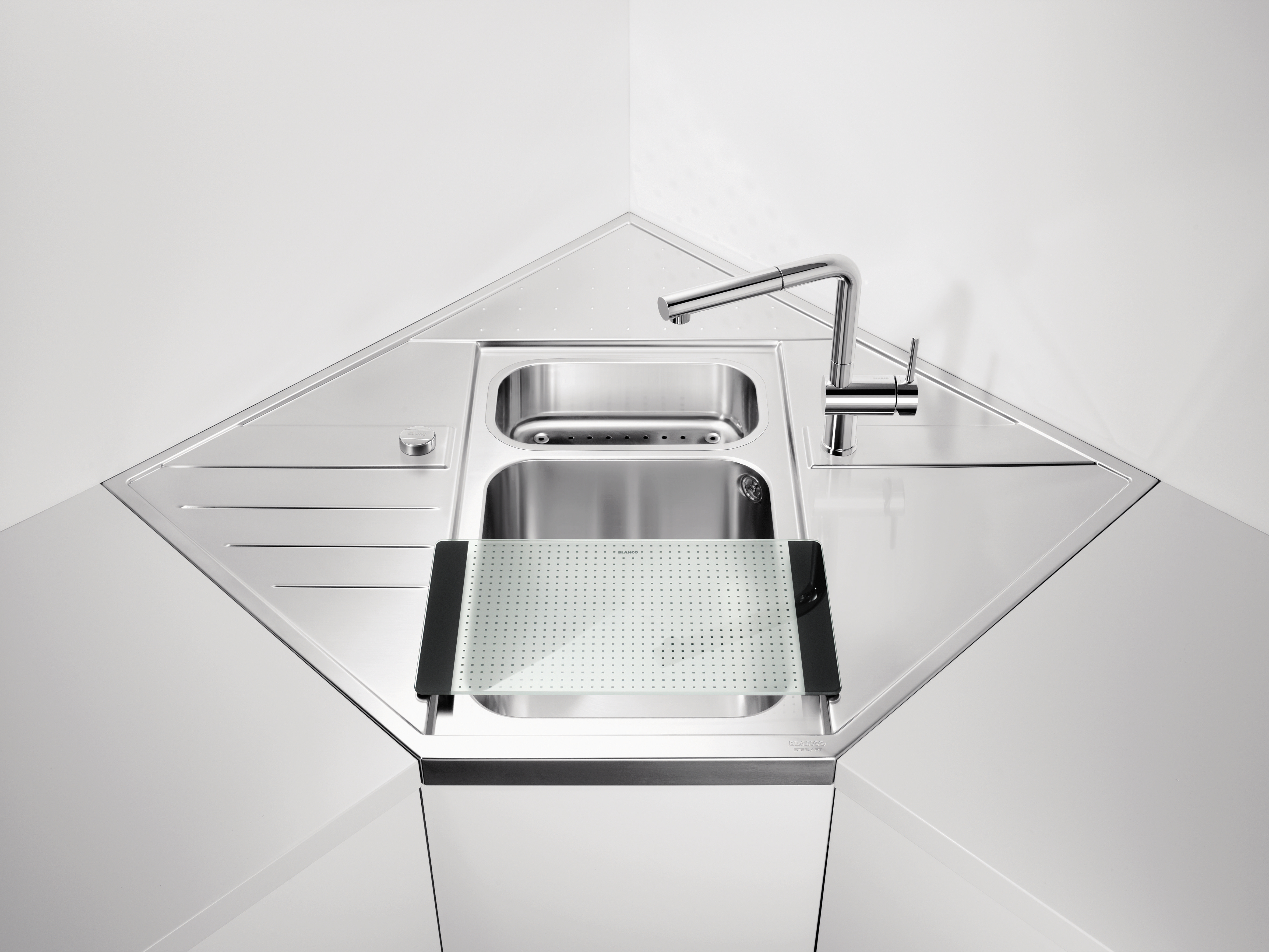BLANCO corner sinks are miracles of compact design for small kitchens